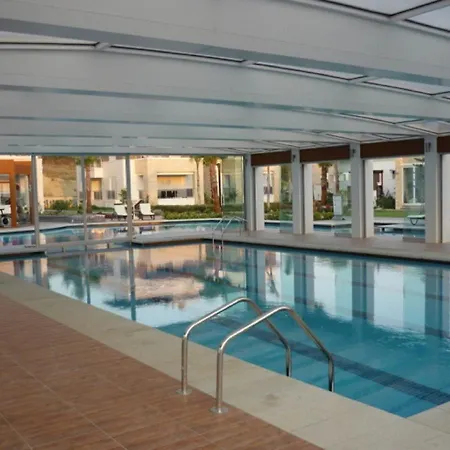 Outstanding 2 Bed Home B 2 -3 In 5 Star Community Overlooking The Pool *