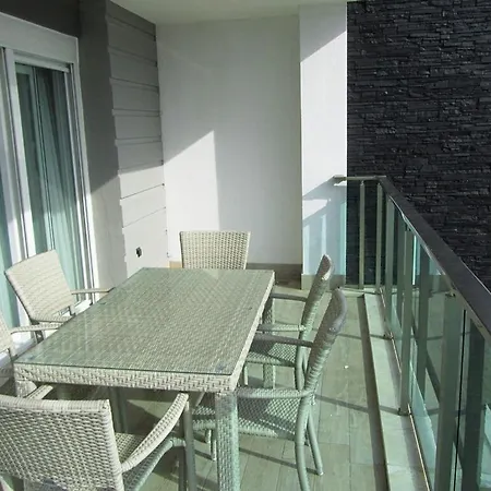 Outstanding 2 Bed Home B 2 -3 In 5 Star Community Overlooking The Pool Side