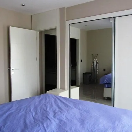 Outstanding 2 Bed Home B 2 -3 In 5 Star Community Overlooking The Pool