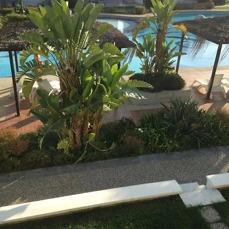 Outstanding 2 Bed Home B 2 -3 In 5 Star Community Overlooking The Pool *