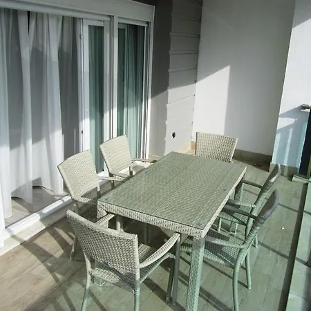 Outstanding 2 Bed Home B 2 -3 In 5 Star Community Overlooking The Pool Side