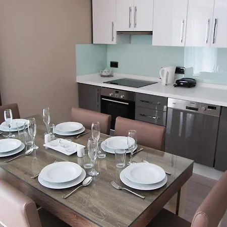 Outstanding 2 Bed Home B 2 -3 In 5 Star Community Overlooking The Pool Side