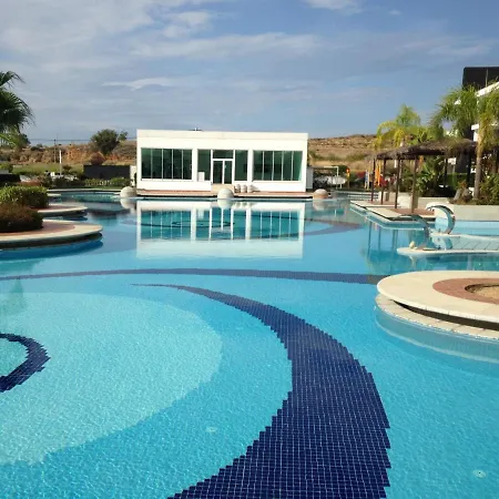 Outstanding 2 Bed Home B 2 -3 In 5 Star Community Overlooking The Pool Apartman