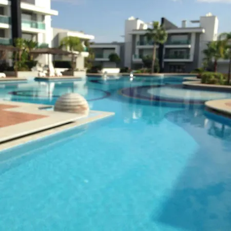 Daire Outstanding 2 Bed Home B 2 -3 In 5 Star Community Overlooking The Pool