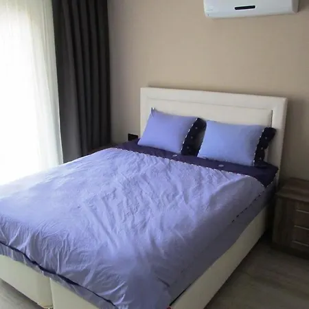 Outstanding 2 Bed Home B 2 -3 In 5 Star Community Overlooking The Pool